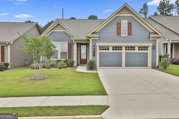 527 Hazelnut Drive, Peachtree City