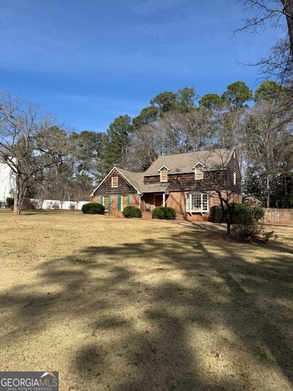 804 Wisteria Way, Lagrange