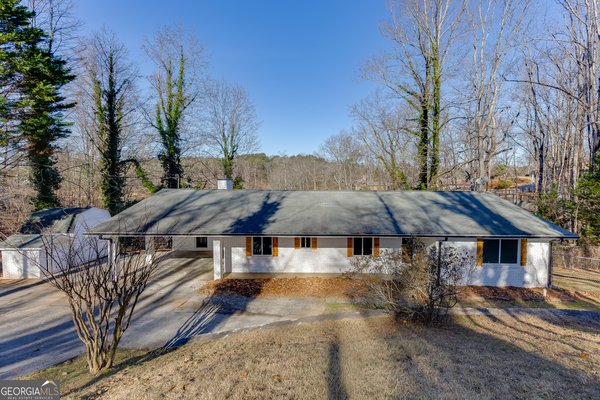 6095 Blackberry Lane Buford - main photo