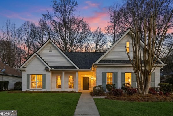 5400 Three Lakes Court Flowery Branch - main photo