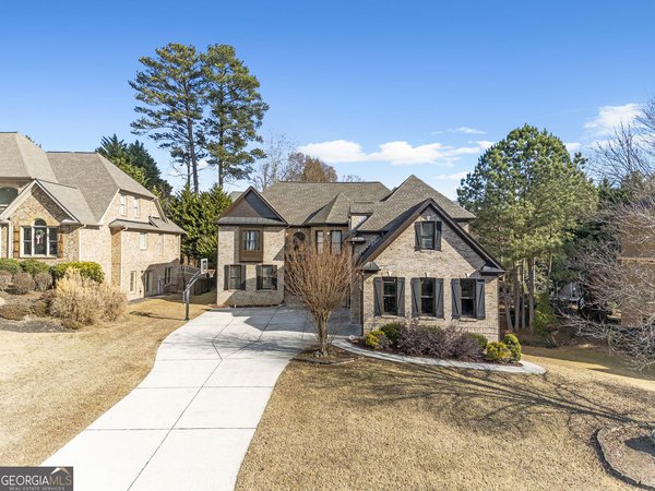 585 Settles Brook Court, Suwanee