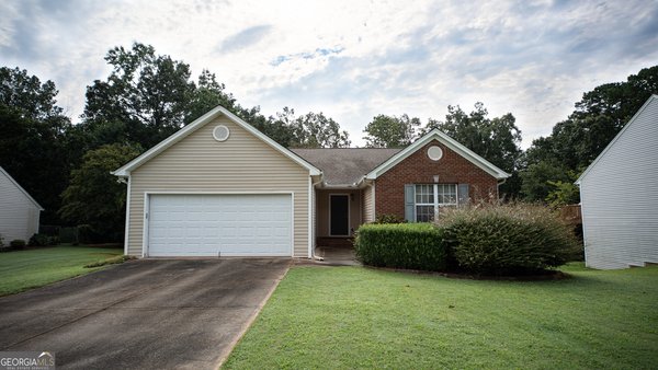 5437 Evergreen Forest Court Flowery Branch - main photo