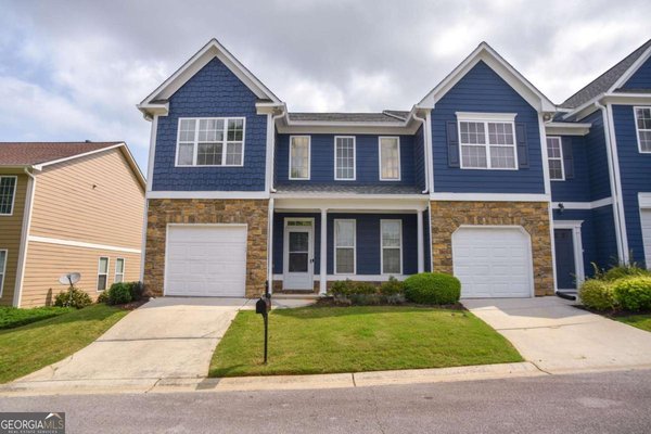 6616 Splashwater Drive Flowery Branch - main photo
