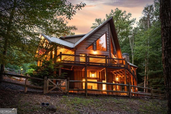 12 Heights Overlook, Cherry Log