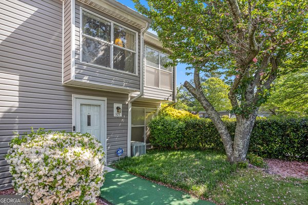 105 Governors Drive Forest Park