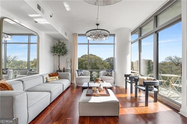 905 Juniper Street, Atlanta