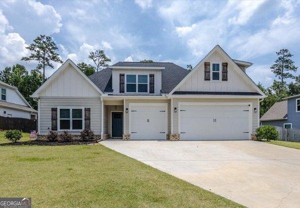 161 Fairway Circle, Macon