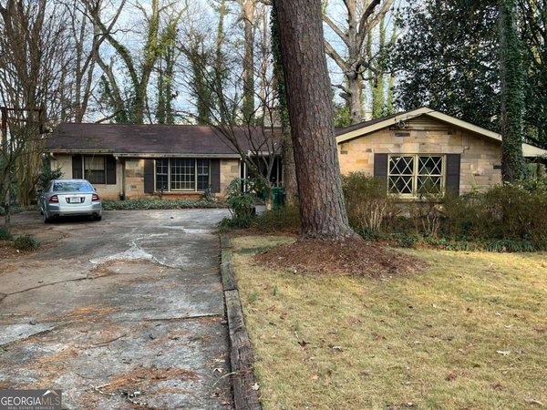 4094 Thunderbird Trail Stone Mountain