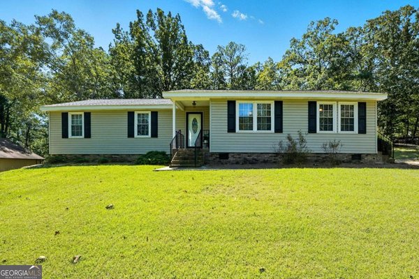 12 Indian River Road, Lindale