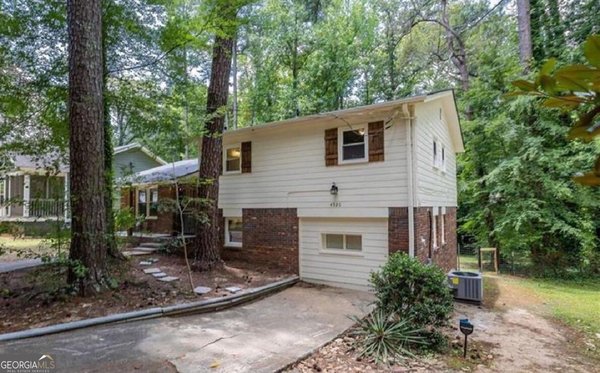 4520 Santa Fe Trail, Atlanta