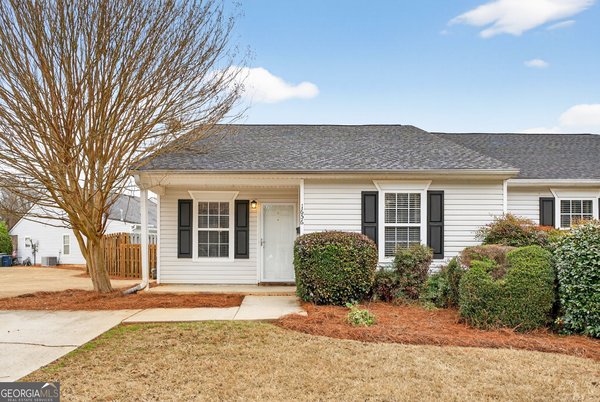 1656 Summerwoods Circle Griffin