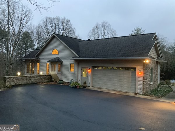 54 Four Seasons Landing Blairsville