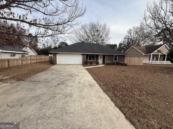 1418 Parkway Drive Perry