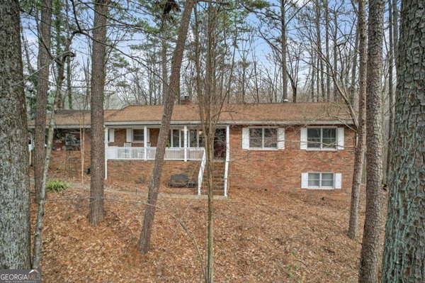 645 Davis Road Hiram