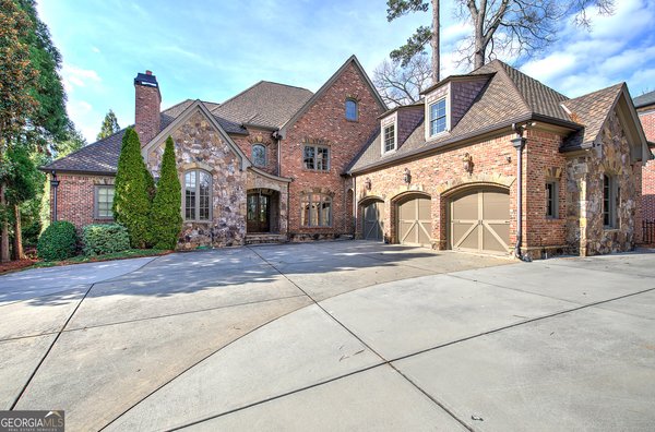 4076 Peachtree Dunwoody Road, Atlanta