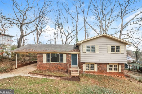 2483 Crestdale Circle, Atlanta