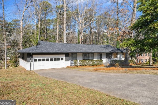 2636 Whiteleigh Court, Atlanta