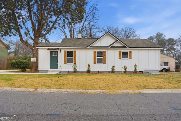 177 Woods Drive, Marietta