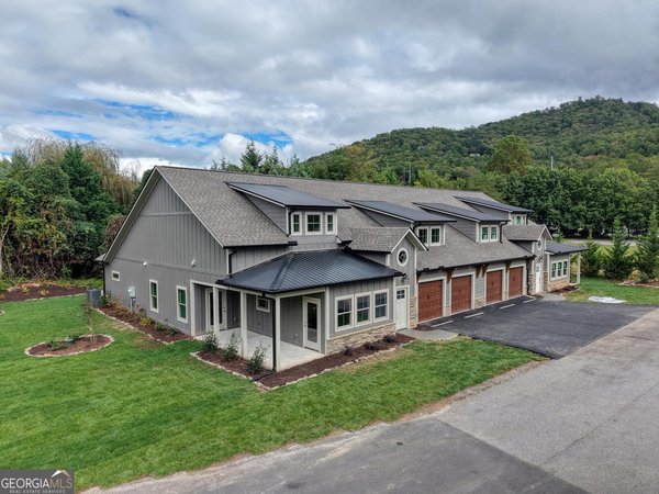 98 Brett Way, Hiawassee