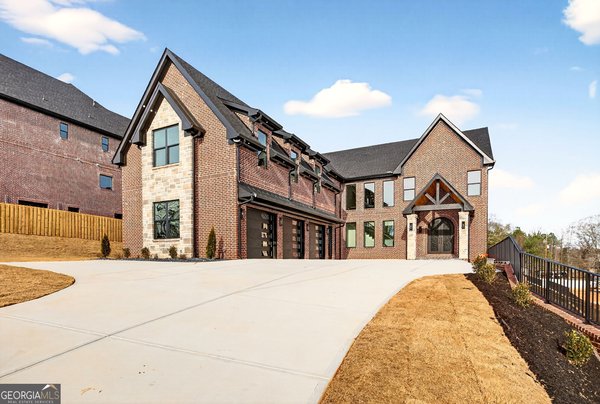 403 Thunder Road, Buford