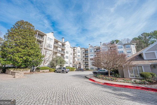 main picture of 2409 River Green Drive, Atlanta