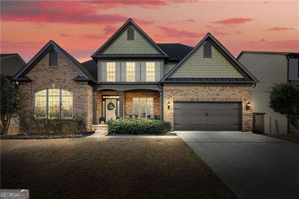 113 Edgewater Trail, Canton