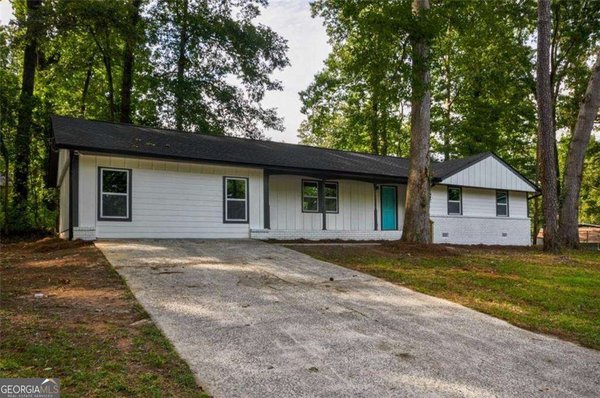 1961 Oak Leaf Court Marietta