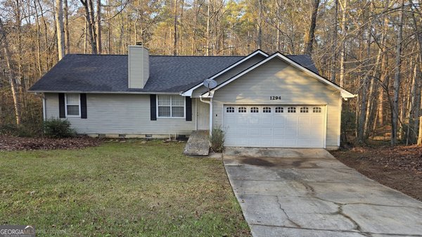 1294 Santa Fe Trail, Macon