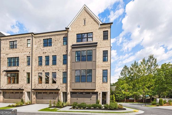 2248 Crestview Drive Brookhaven