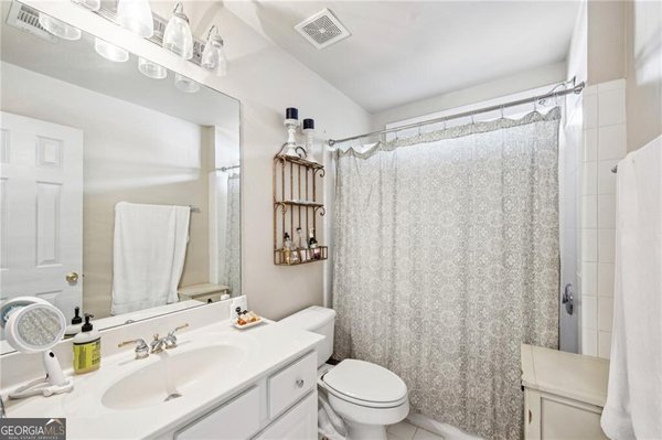 1055 Brookhaven Walk, Atlanta