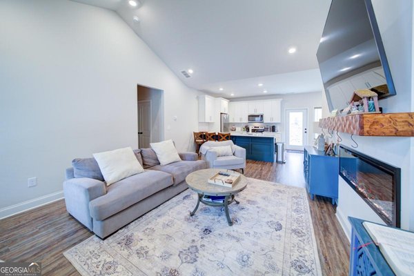 170 White Antelope Street Waleska