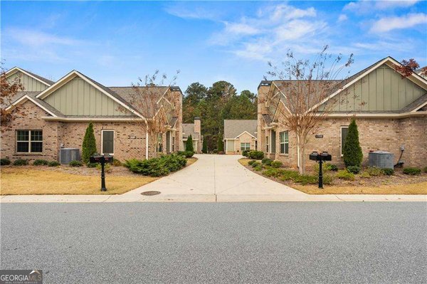 1976 Grove Field Lane, Marietta