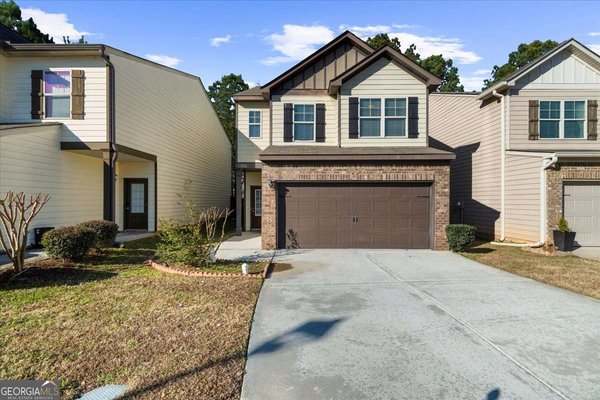 27 Longleaf Circle, Fairburn