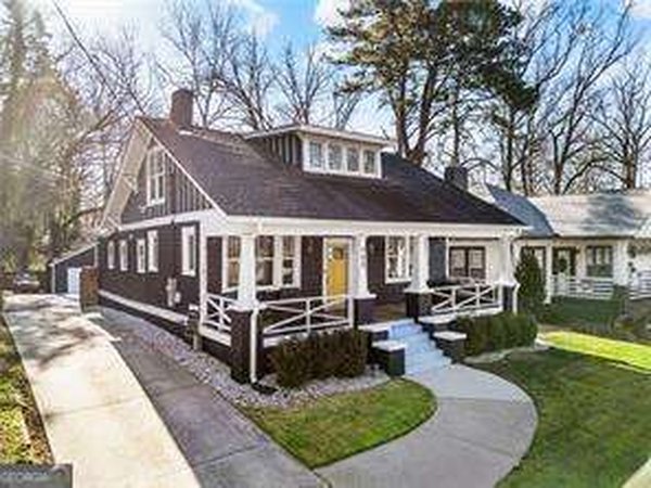 988 Cascade Road Atlanta