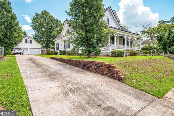 300 Maple Avenue Eatonton