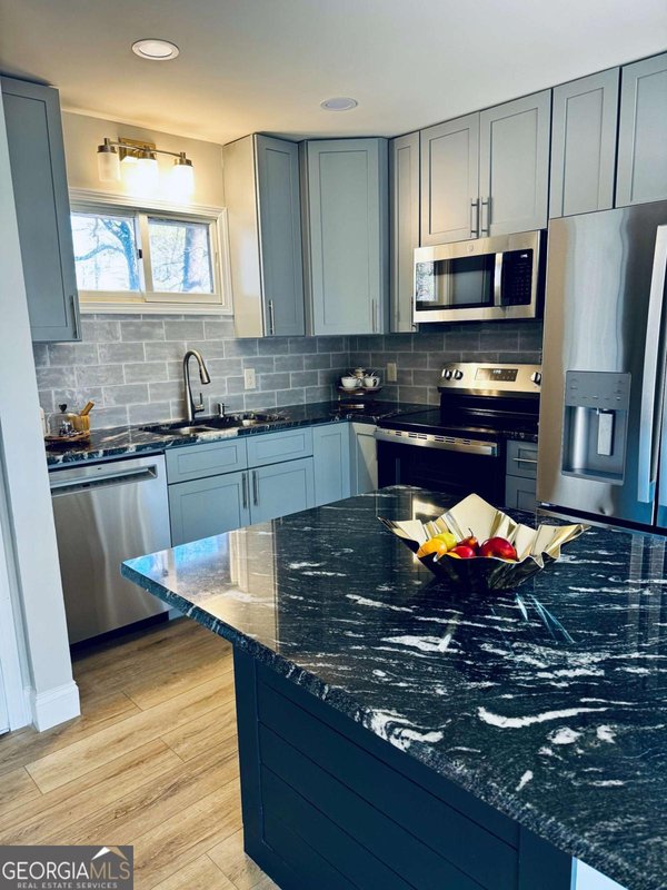 1303 Fairway Oaks, Waleska