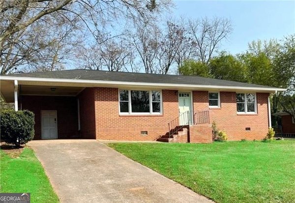 1804 Spring Valley Circle Griffin