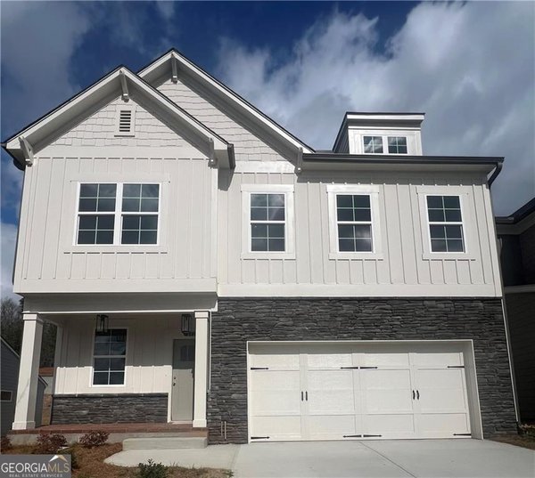 273 Lakeside Place, Canton