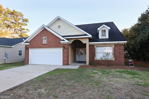 312 Grove Pointe Drive, Thomasville