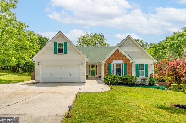 1426 Wyntercreek Drive, Hoschton