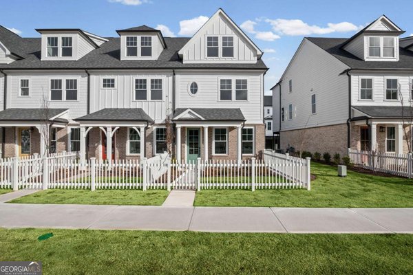 212 Village Overlook, Canton