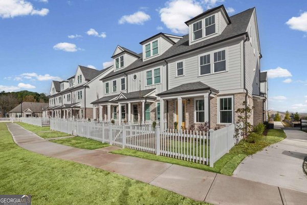 216 Village Overlook, Canton