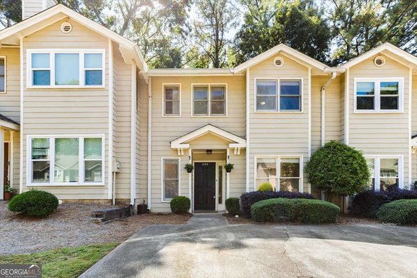 232 Peachtree Hollow Court, Sandy Springs