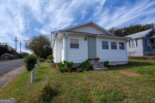 100 Neal Street Calhoun