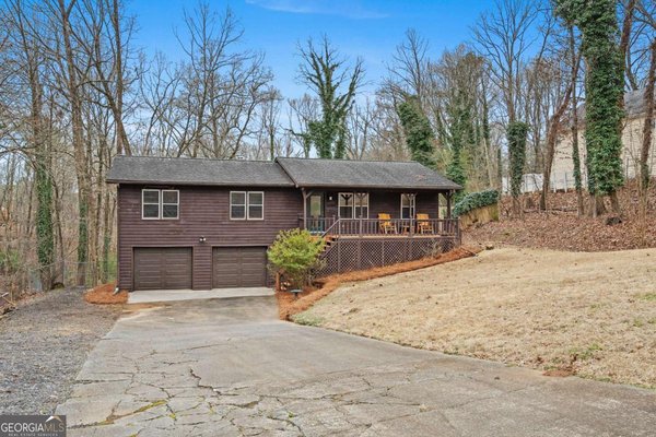 426 Riverlake Court, Woodstock