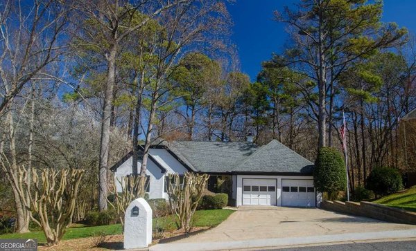 1190 Saint Ives Court Suwanee
