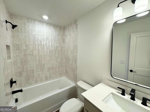 204 Pinecone Place, Alpharetta