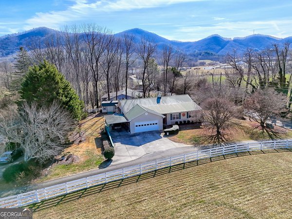 16 Riverview Lane, Dillard