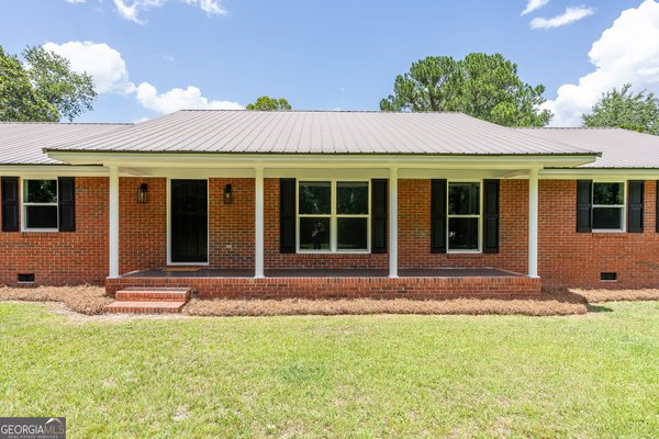 115 Travis Trail, Waycross