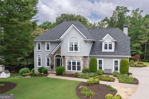 615 Wexford Close, Roswell